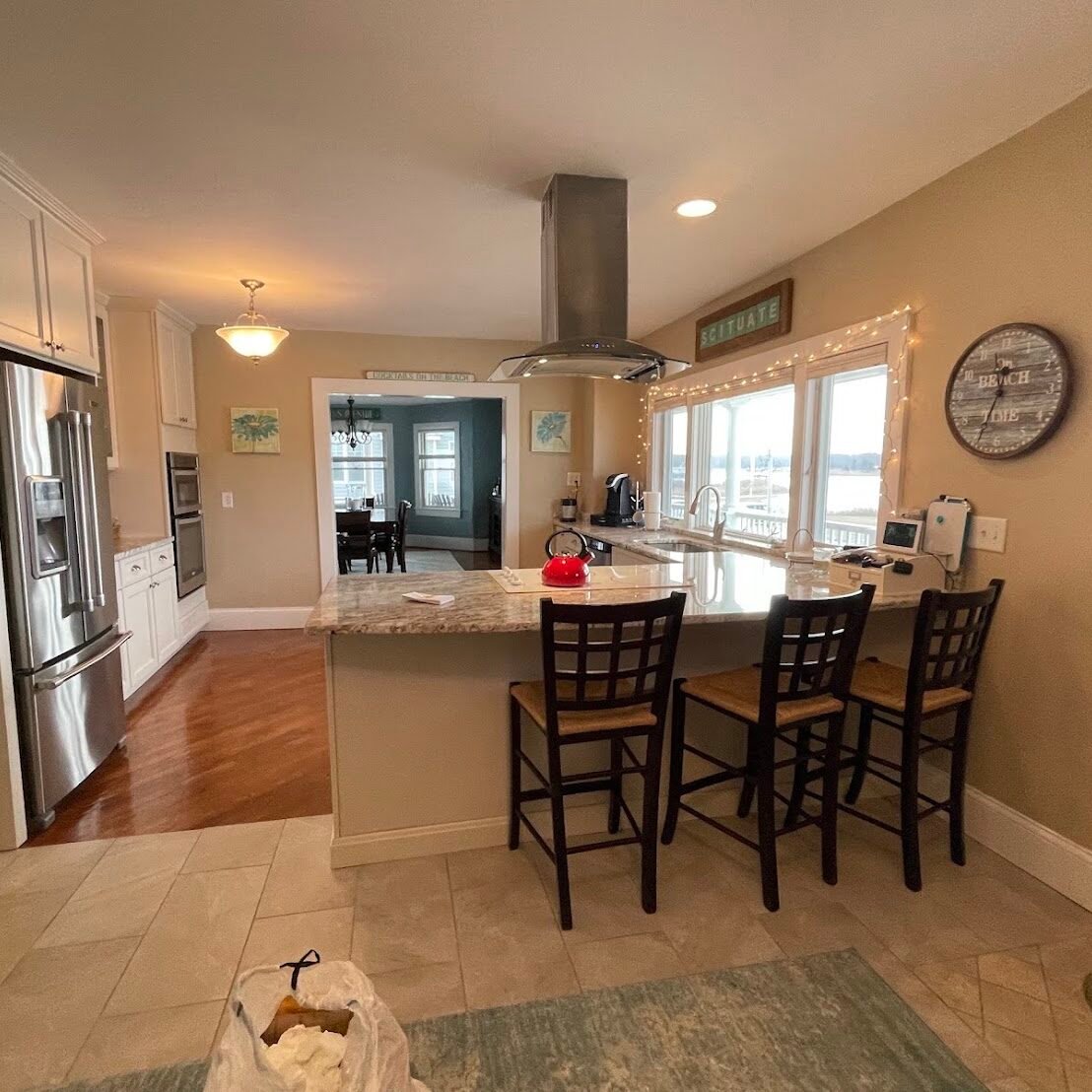 Apartment kitchen after a deep cleaning service