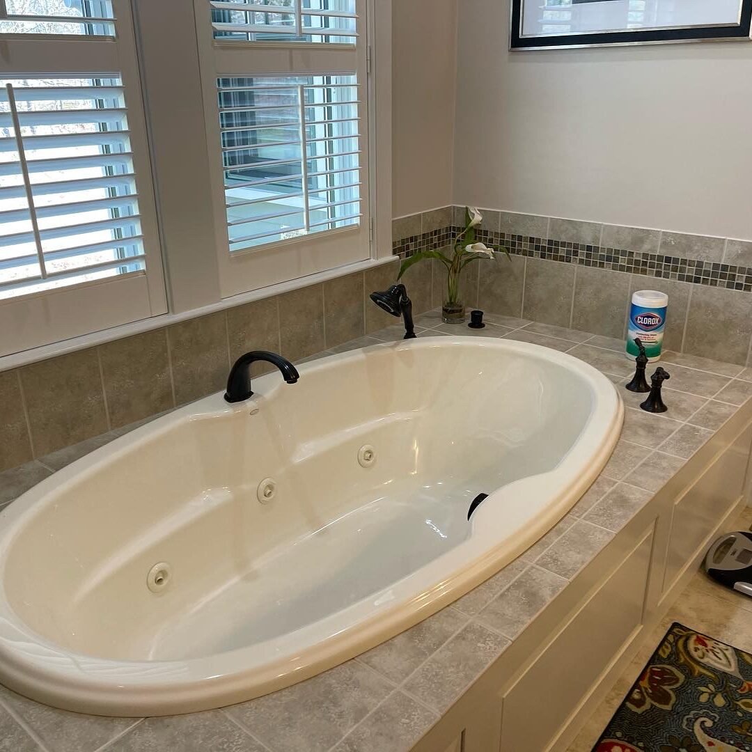Bathroom after a deep cleaning