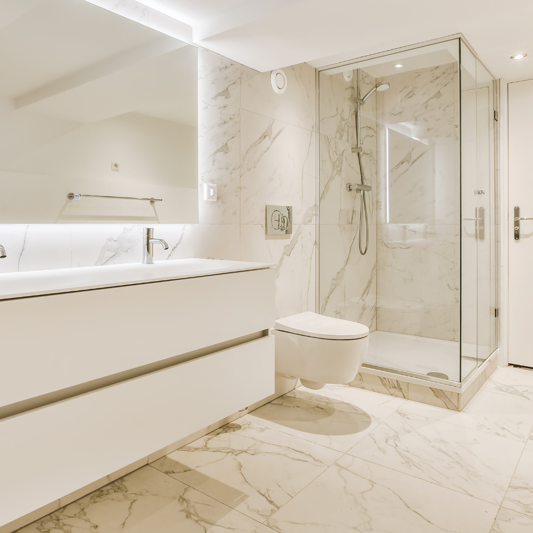 Bathroom after a detailed cleaning by experts of Almeida Cleaning